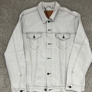 Grey Levi’s denim jacket. NWT